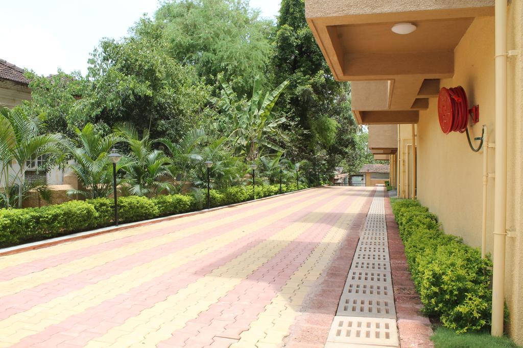 วีระ สตรันด์ พาร์ค เซอรวิซ อพาร์ตเมนต์ Apartment กาลังกูติ ภายนอก รูปภาพ