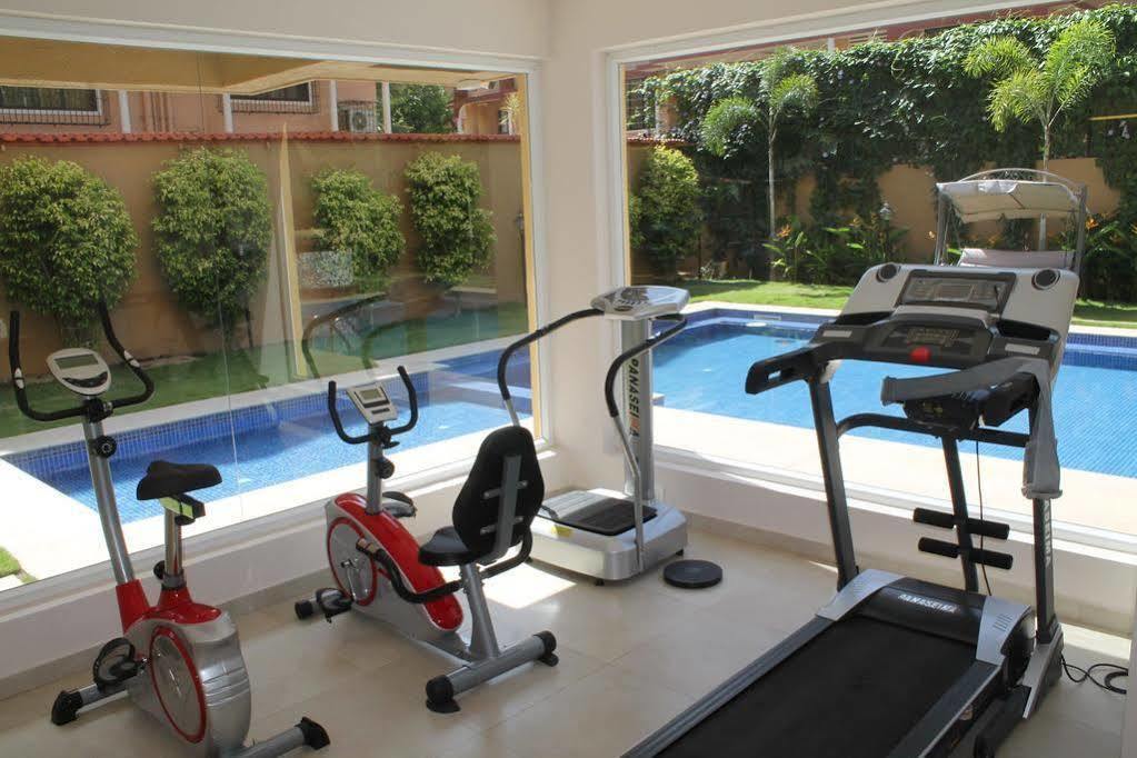วีระ สตรันด์ พาร์ค เซอรวิซ อพาร์ตเมนต์ Apartment กาลังกูติ ภายนอก รูปภาพ
