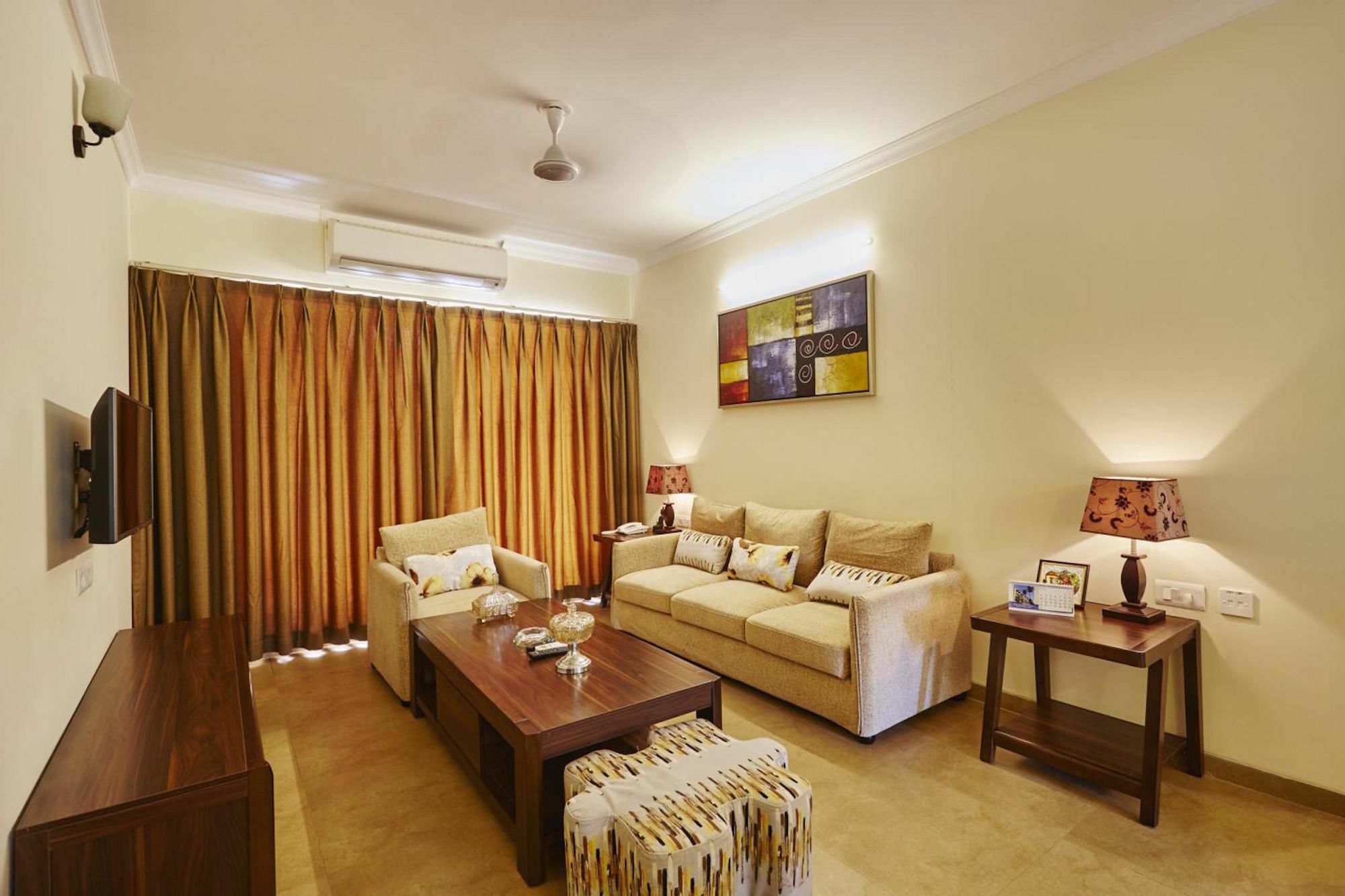 วีระ สตรันด์ พาร์ค เซอรวิซ อพาร์ตเมนต์ Apartment กาลังกูติ ภายนอก รูปภาพ